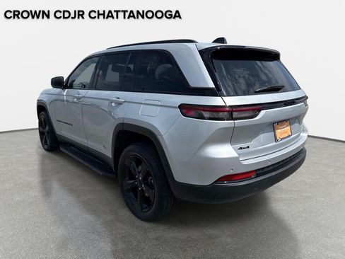 Certified 2023 Jeep Grand Cherokee Altitude AWD/4WD image 7