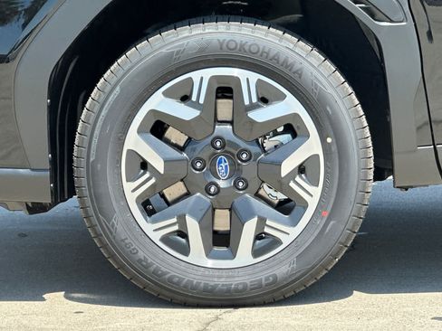 New 2026 Subaru Forester Premium AWD/4WD image 32