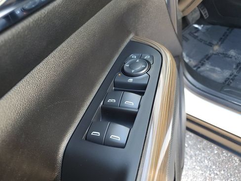 Used 2023 GMC Acadia SLE AWD/4WD image 18