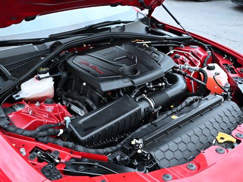 Used 2019 Alfa Romeo Giulia AWD w/ Cold Weather Package image 39