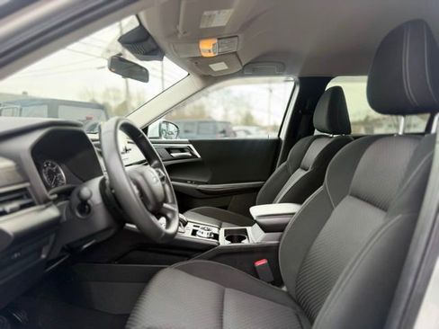 Used 2022 Mitsubishi Outlander ES image 17