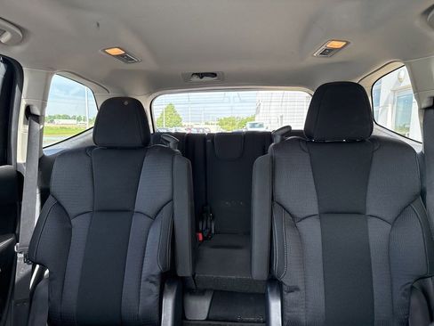 Used 2022 Subaru Ascent Premium w/ Convenience Package AWD/4WD image 11