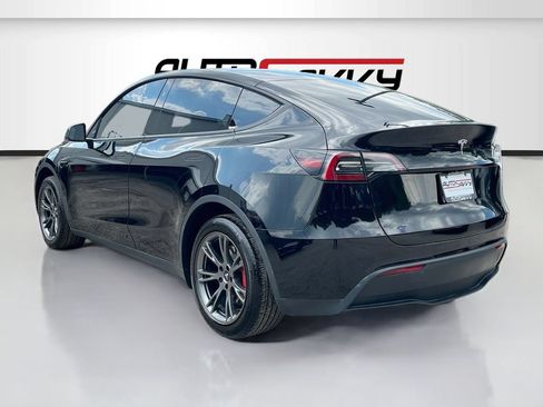 Used 2025 Tesla Model Y Long Range RWD image 5