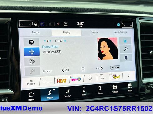 Used 2024 Chrysler Pacifica Select image 30