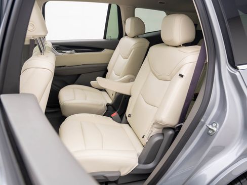 New 2025 Cadillac XT6 Premium Luxury image 17