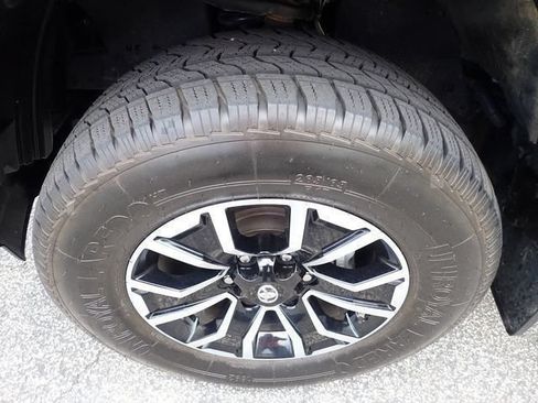 Used 2021 Toyota Tacoma TRD Sport AWD/4WD image 12