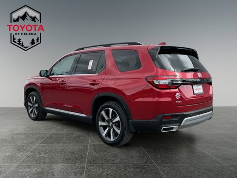 Used 2025 Honda Pilot Touring image 3