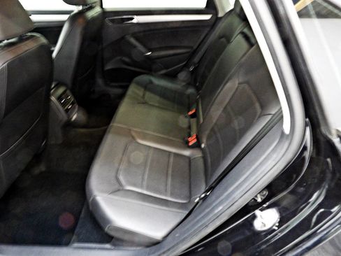 Used 2019 Volkswagen Passat 2.0T Wolfsburg image 10