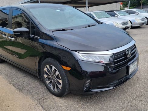 Used 2024 Honda Odyssey EX-L image 2
