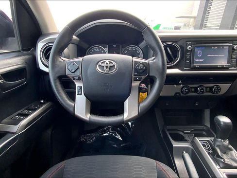 Used 2017 Toyota Tacoma SR5 image 5