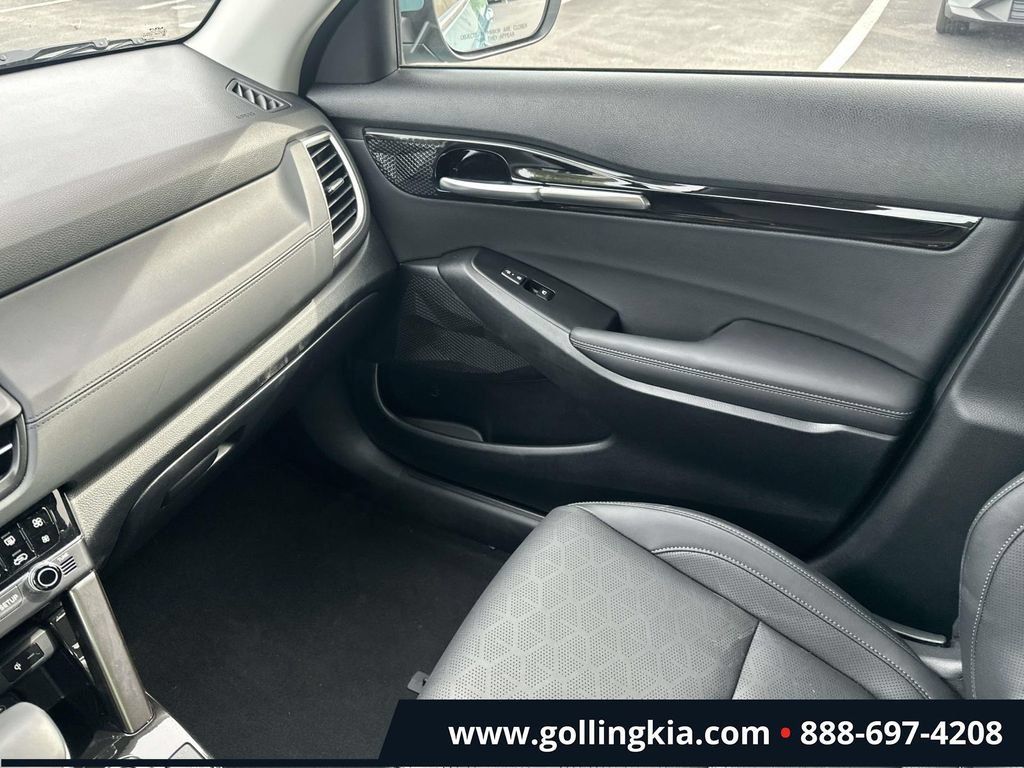 Certified 2026 Kia Seltos EX FWD image 30