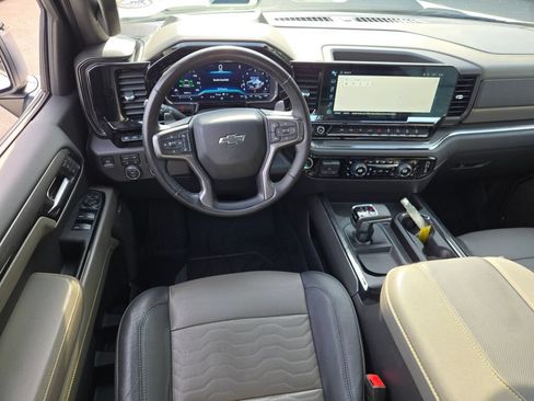 Used 2023 Chevrolet Silverado 1500 ZR2 w/ Technology Package AWD/4WD image 24