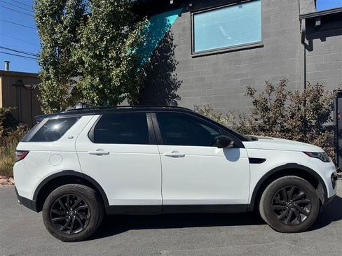 Used 2018 Land Rover Discovery Sport HSE image 7