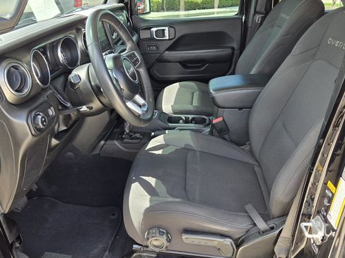 Used 2023 Jeep Gladiator Overland AWD/4WD image 4