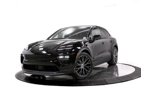 New 2026 Porsche Macan Electric RWD image 1