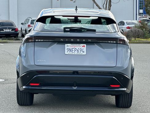 Certified 2024 Nissan Ariya FWD image 5