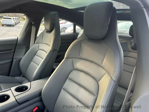 Used 2024 Porsche Taycan image 15