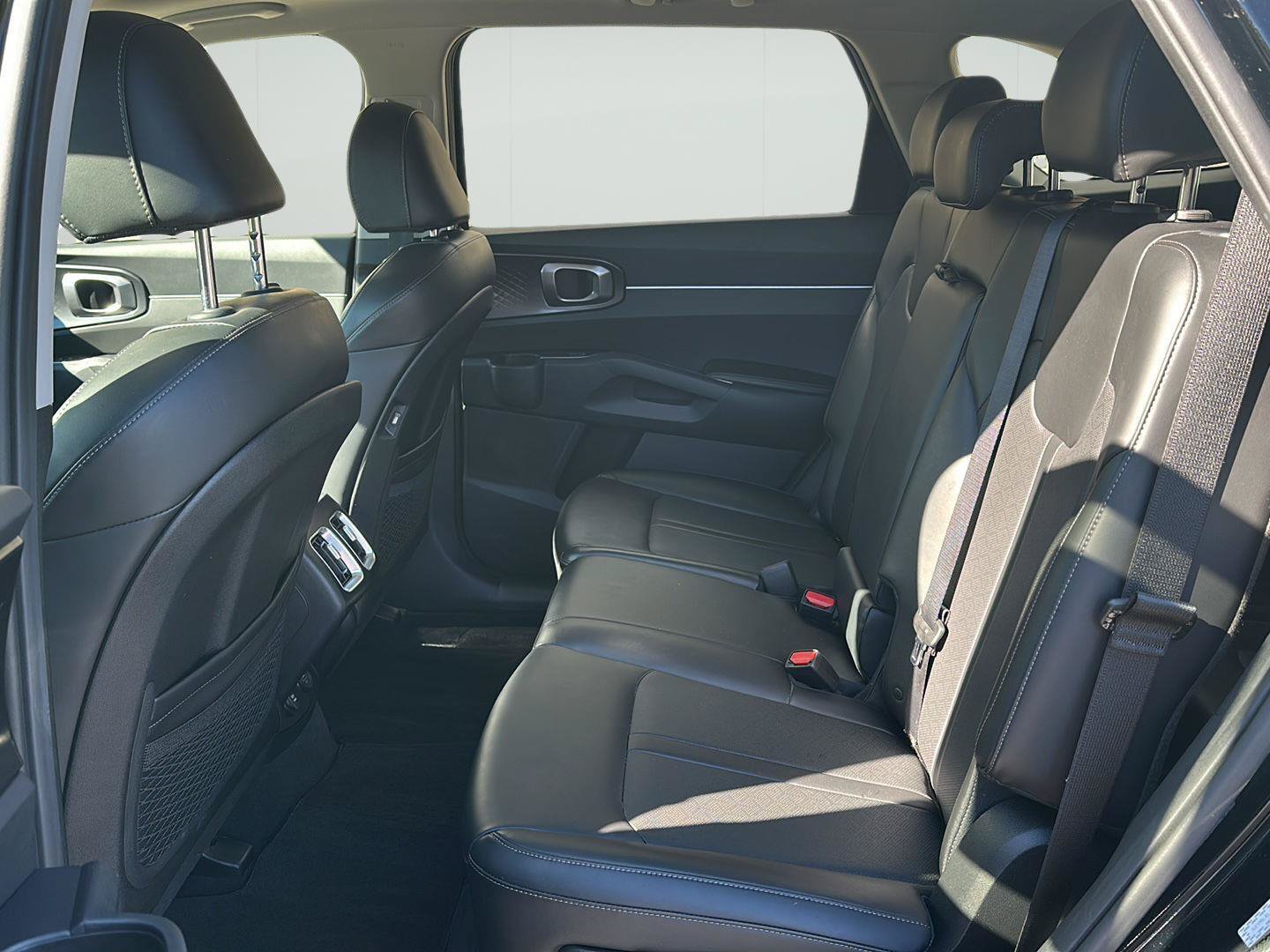 Used 2023 Kia Sorento S w/ Panoramic Sunroof Package FWD image 32
