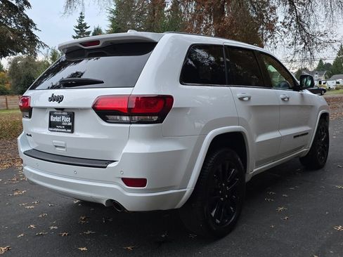 Used 2019 Jeep Grand Cherokee Altitude image 6