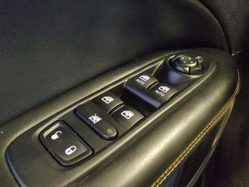 Used 2018 Jeep Compass Latitude AWD/4WD image 27