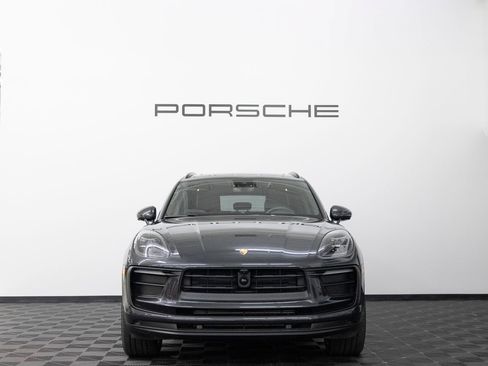 Certified 2026 Porsche Macan AWD/4WD image 10
