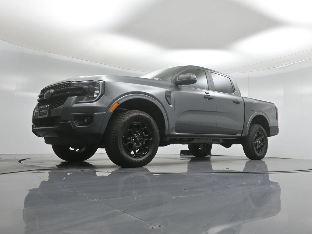 New 2026 Ford Ranger XLT w/ Black Appearance Package AWD/4WD image 39
