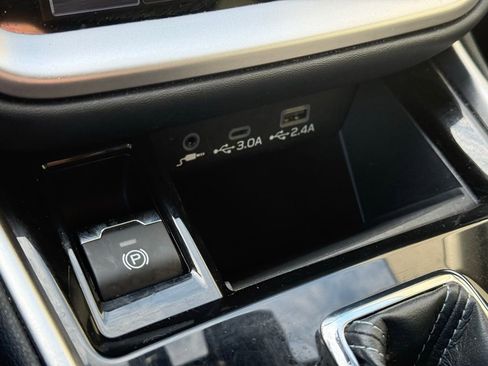 Used 2023 Subaru Outback Premium image 17