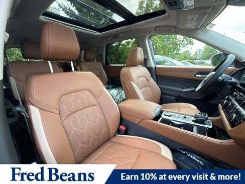 New 2026 Nissan Pathfinder Platinum AWD/4WD image 17