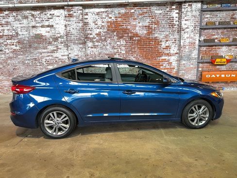 Used 2018 Hyundai Elantra Value Edition image 2