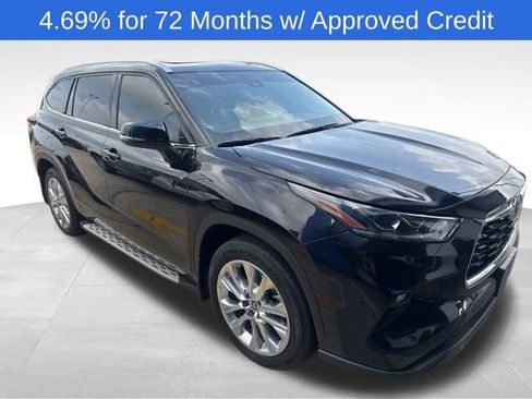 Used 2022 Toyota Highlander Limited image 1