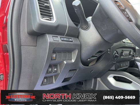 Used 2024 Nissan Frontier SV w/ Technology Package image 7