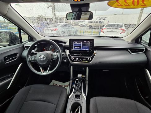 Used 2022 Toyota Corolla Cross LE FWD image 12