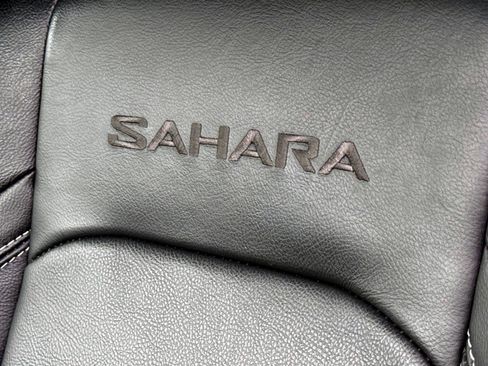 Used 2023 Jeep Wrangler Unlimited Sahara w/ Cold Weather Group image 13