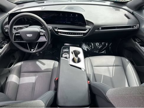 Certified 2024 Cadillac Lyriq Tech RWD image 27