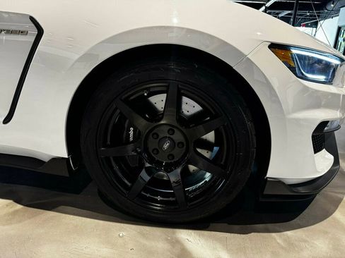 Used 2017 Ford Mustang Shelby GT350 image 21