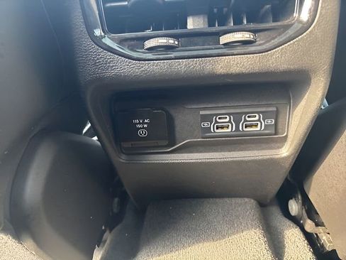 Used 2024 Jeep Grand Cherokee L Limited w/ Luxury Tech Group II AWD/4WD image 34