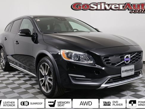 Used 2016 Volvo V60 T5 Cross Country Platinum image 1