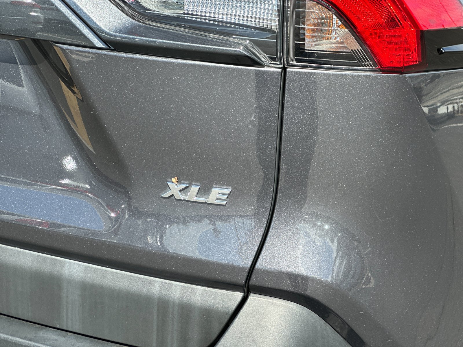 Used 2024 Toyota RAV4 XLE Premium FWD image 25