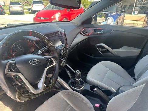 Used 2013 Hyundai Veloster image 16