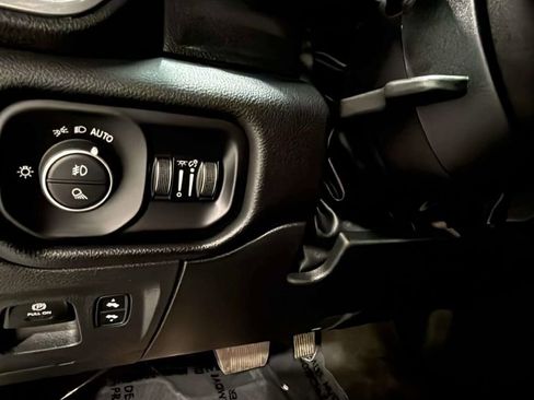 Used 2023 RAM 1500 Laramie AWD/4WD image 32
