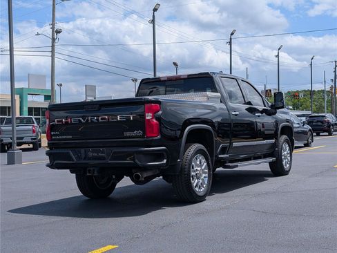 Used 2024 Chevrolet Silverado 2500 High Country w/ High Country Premium Package AWD/4WD image 5