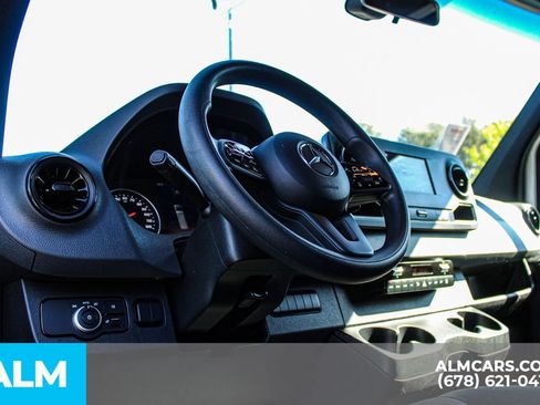 Used 2024 Mercedes-Benz Sprinter 2500 image 20