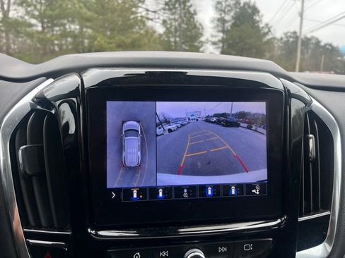 Used 2020 Chevrolet Traverse Premier image 35