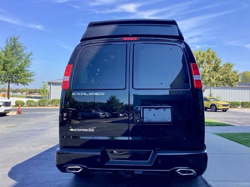 New 2025 Chevrolet Express 2500 Work Van w/ Driver Convenience Package image 5
