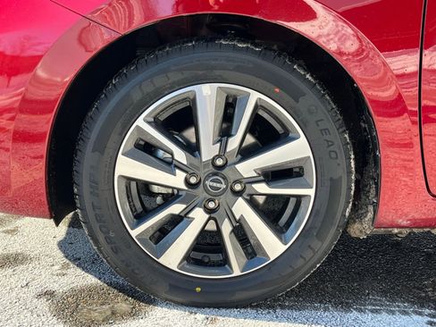 Used 2025 Nissan Versa SV image 25