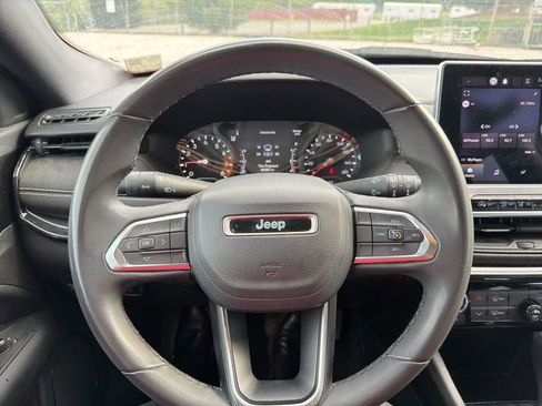 Used 2023 Jeep Compass Altitude image 12