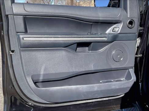 Used 2024 Ford Expedition Max XLT image 20