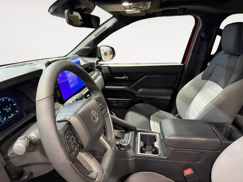 Used 2024 Toyota Tacoma TRD Sport image 10