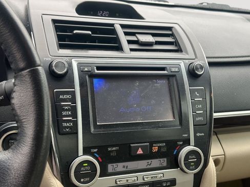 Used 2012 Toyota Camry XLE w/ Leather Pkg FWD image 11