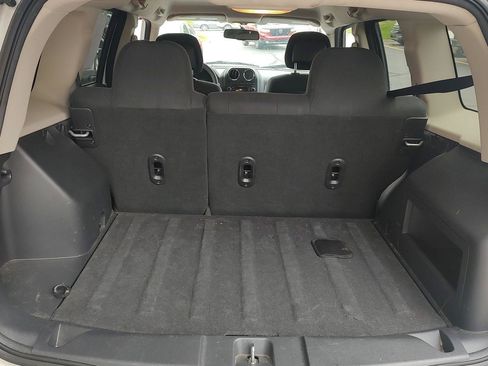 Used 2016 Jeep Patriot Sport w/ Power Value Group AWD/4WD image 14